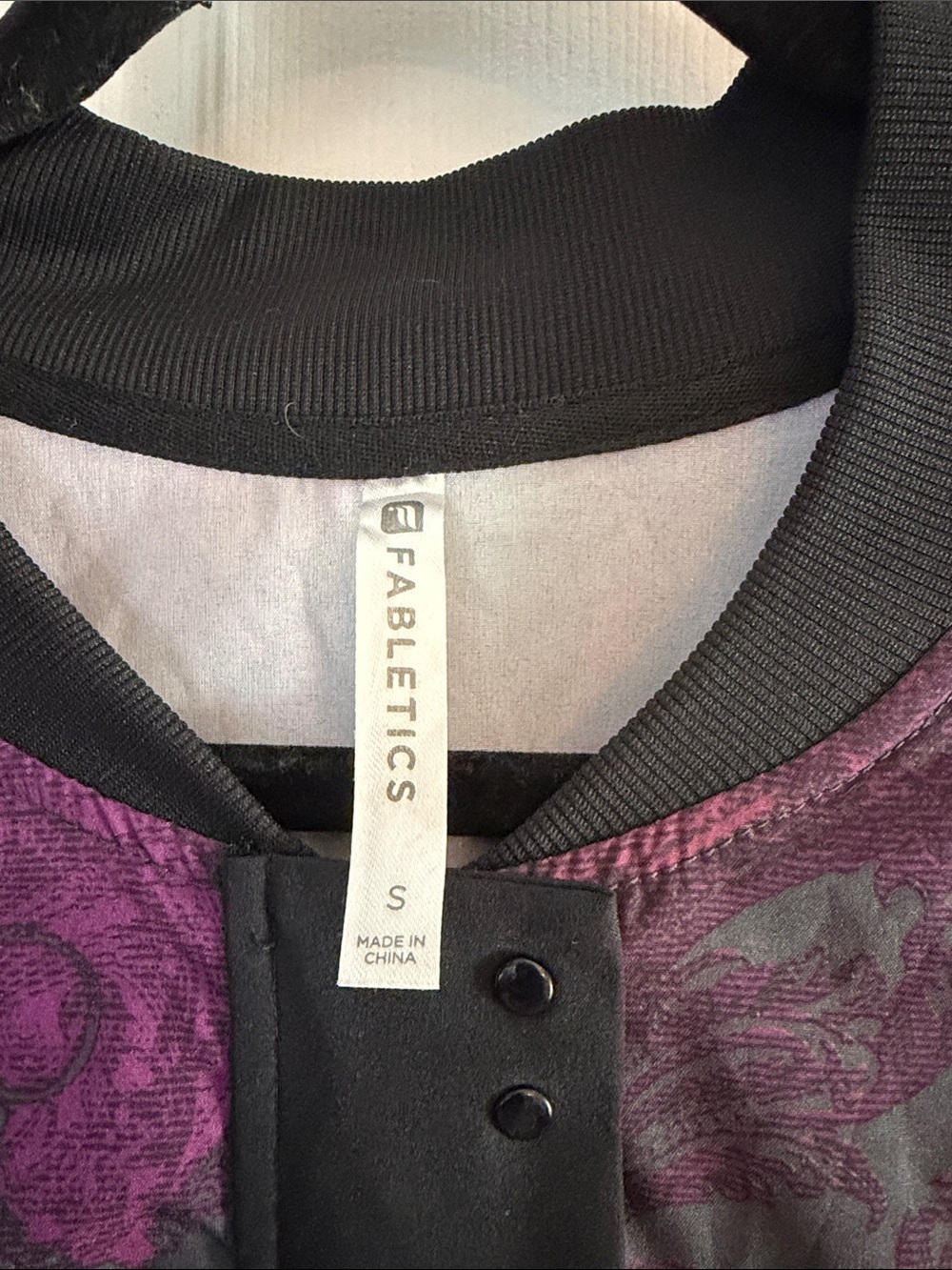 Fabletics Ithaca Floral lightweight Bomber Jacket in Purple and Red small - Picture 5 of 6